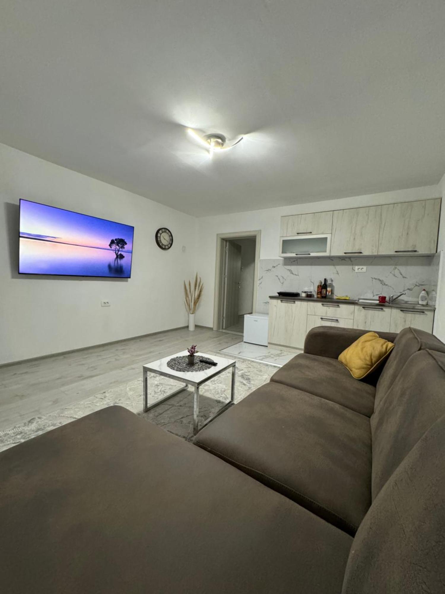 Apartment Airport Dd Mitrovici  ภายนอก รูปภาพ