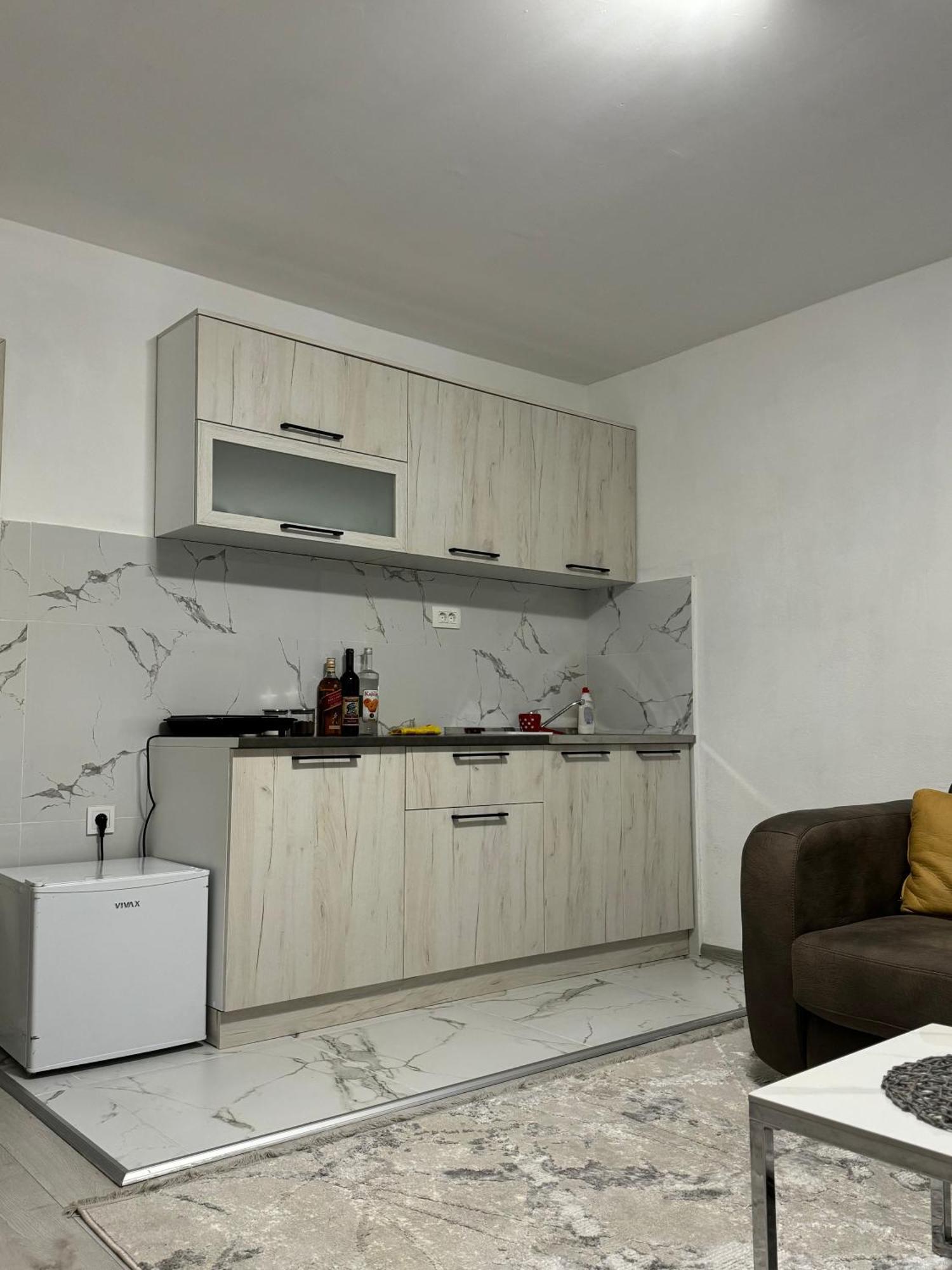 Apartment Airport Dd Mitrovici  ภายนอก รูปภาพ