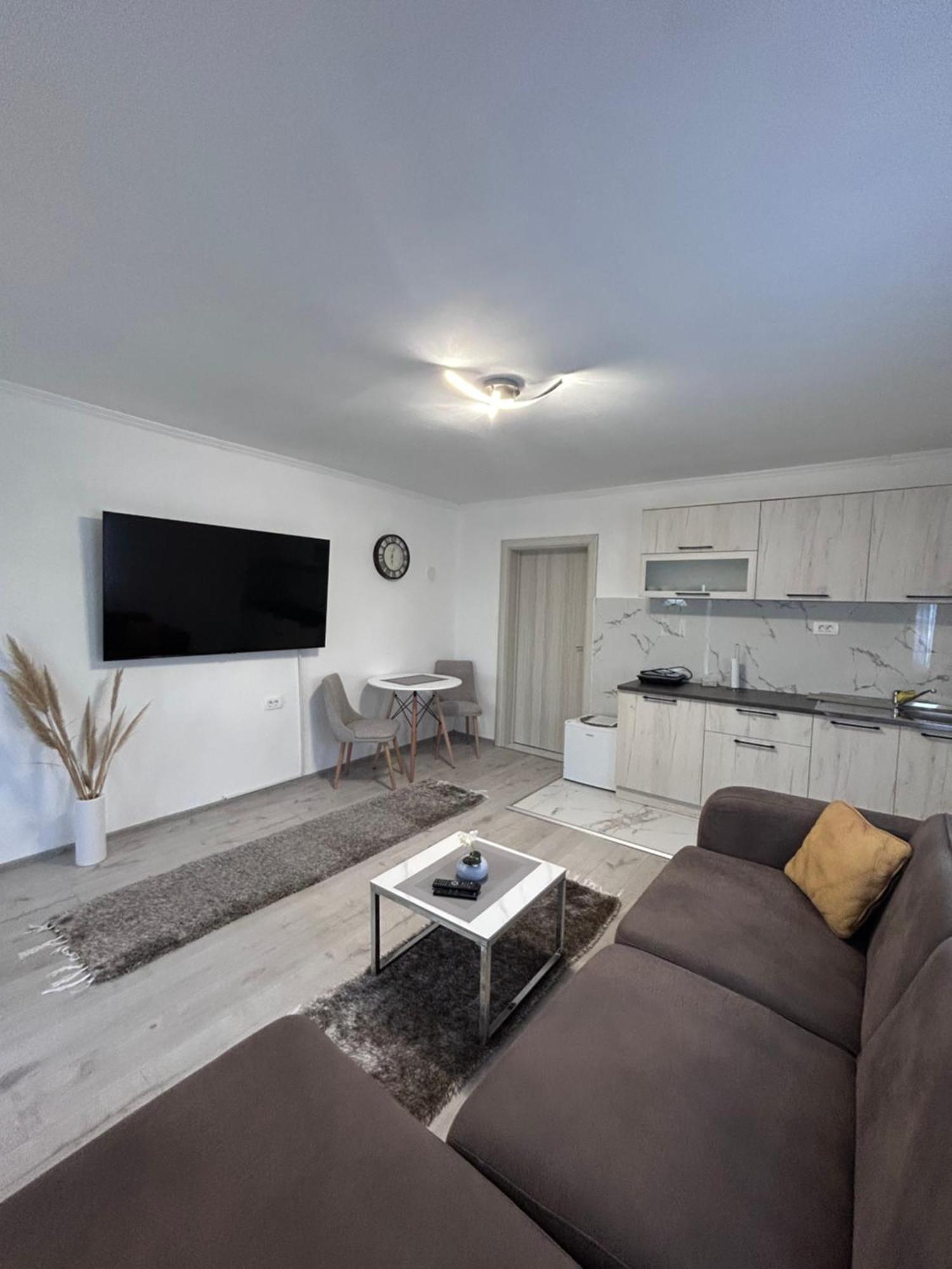 Apartment Airport Dd Mitrovici  ภายนอก รูปภาพ