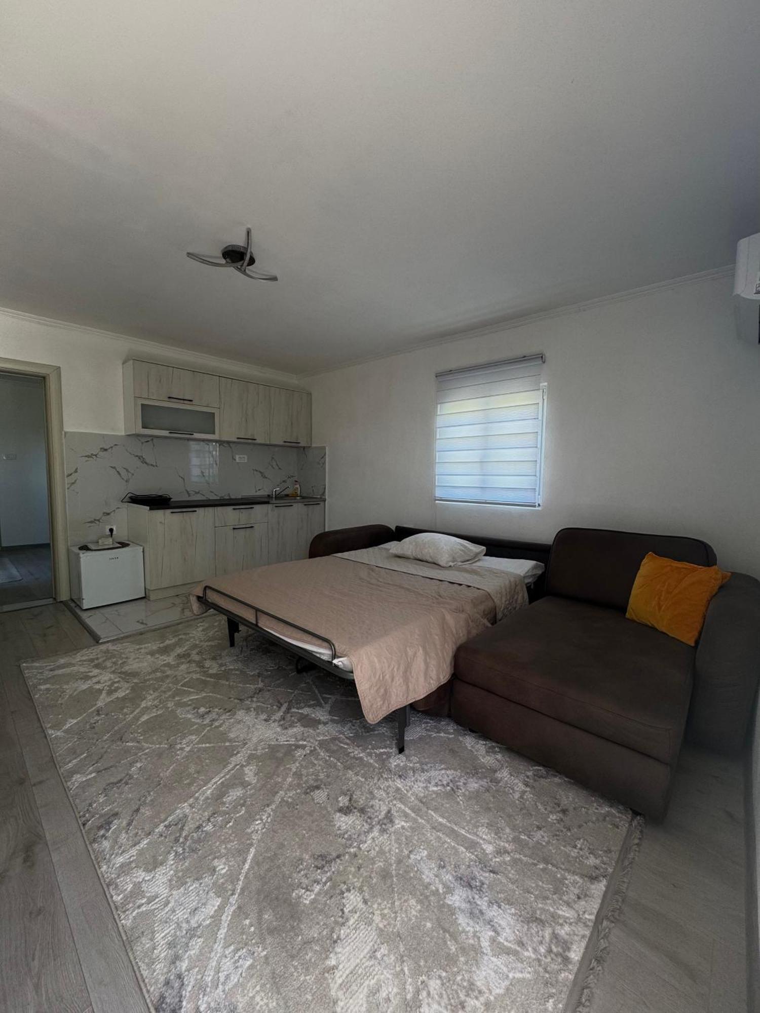 Apartment Airport Dd Mitrovici  ภายนอก รูปภาพ
